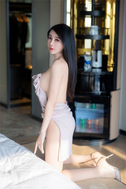 爱情是狗娘海报